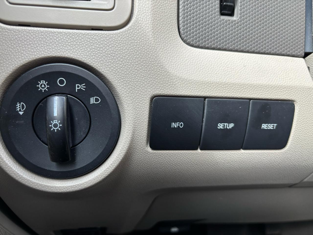 Ford Escape XLT FWD 2011