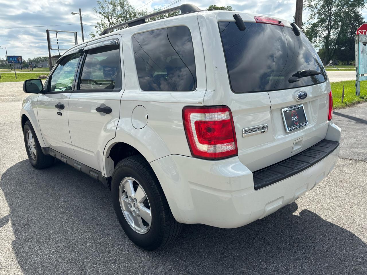 Ford Escape XLT FWD 2011