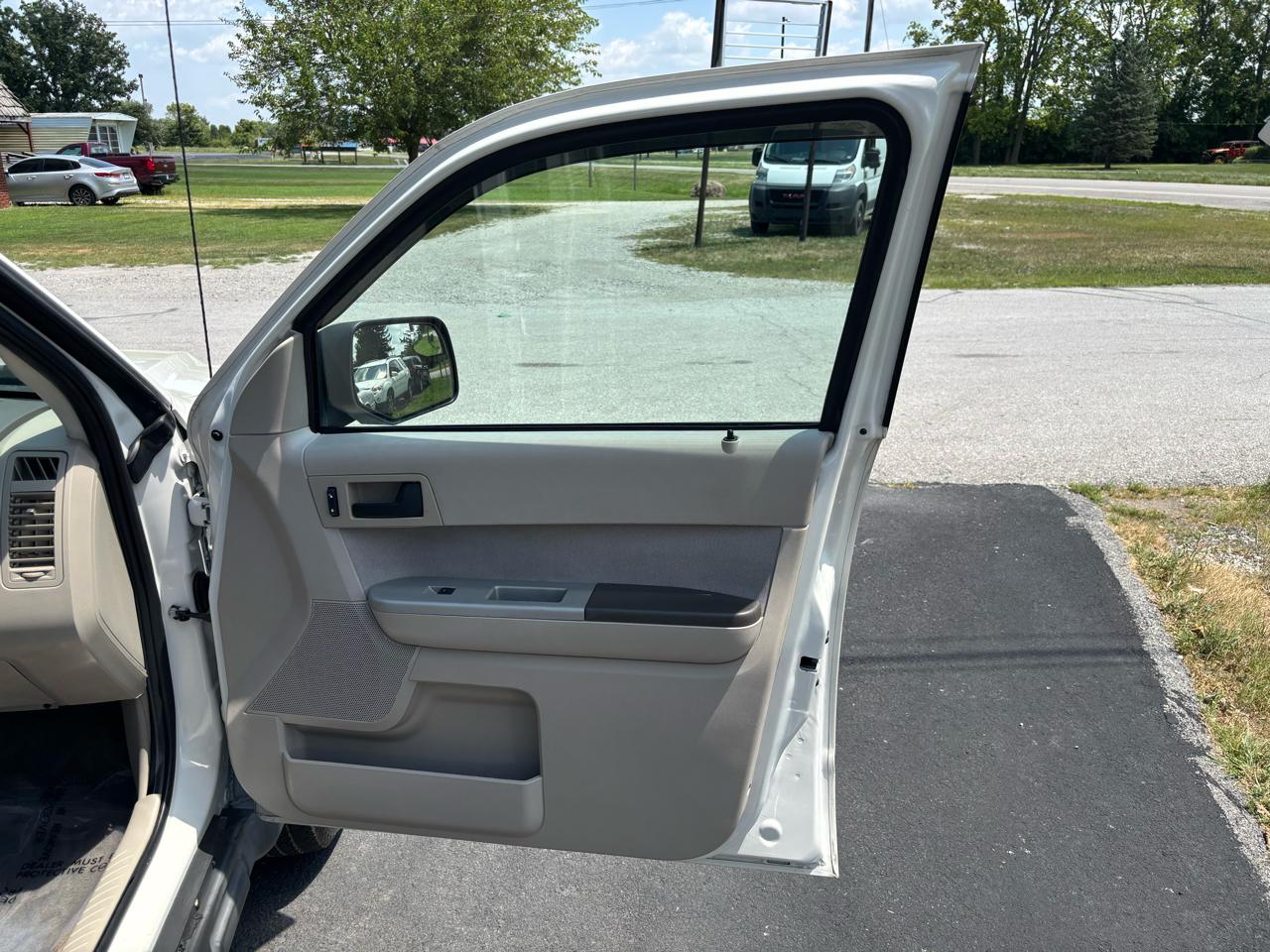 Ford Escape XLT FWD 2011