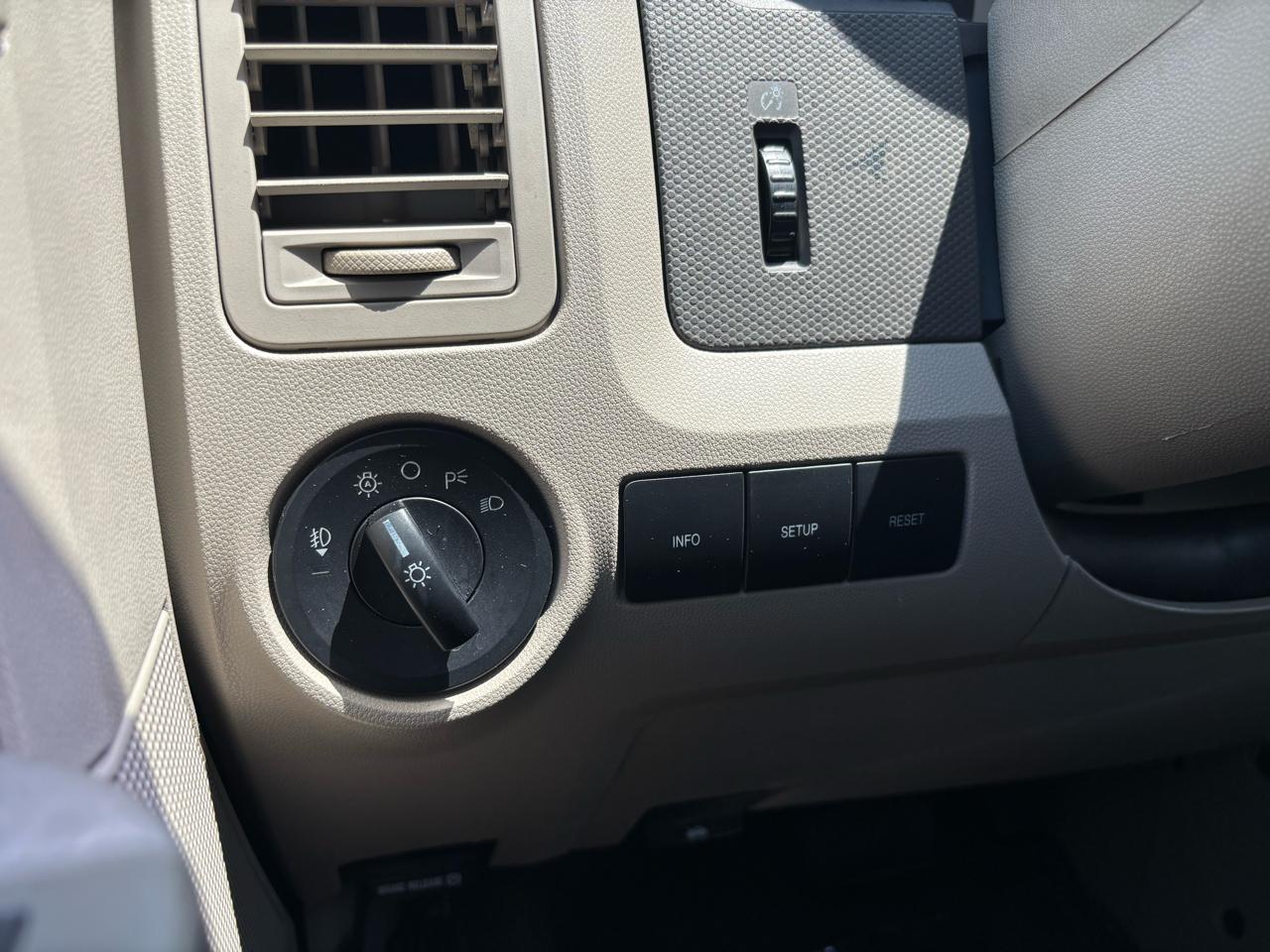 Ford Escape XLT FWD 2011