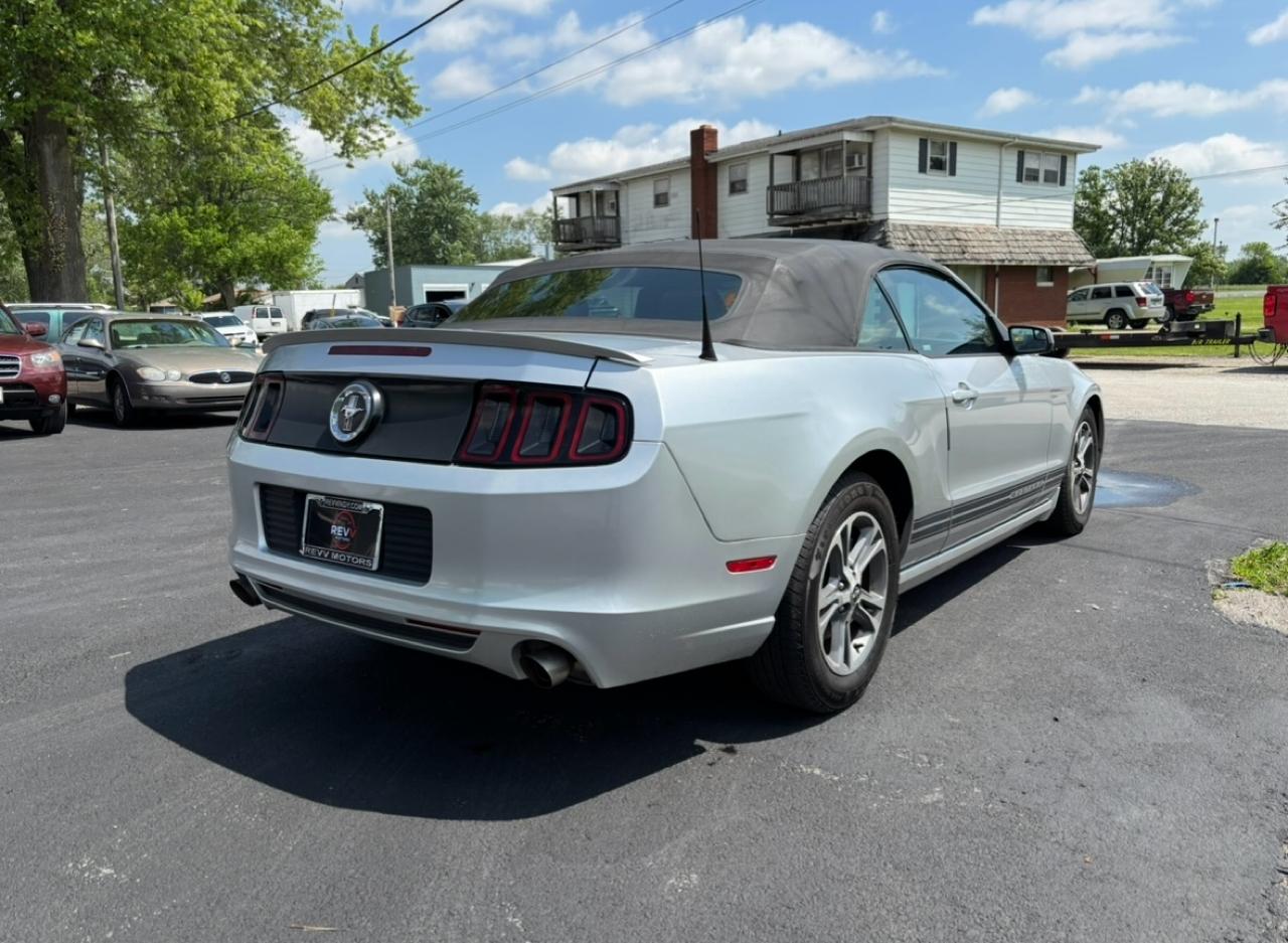 Ford Mustang V6 Convertible 2014