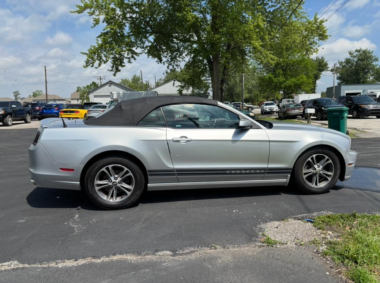Ford Mustang V6 Convertible 2014