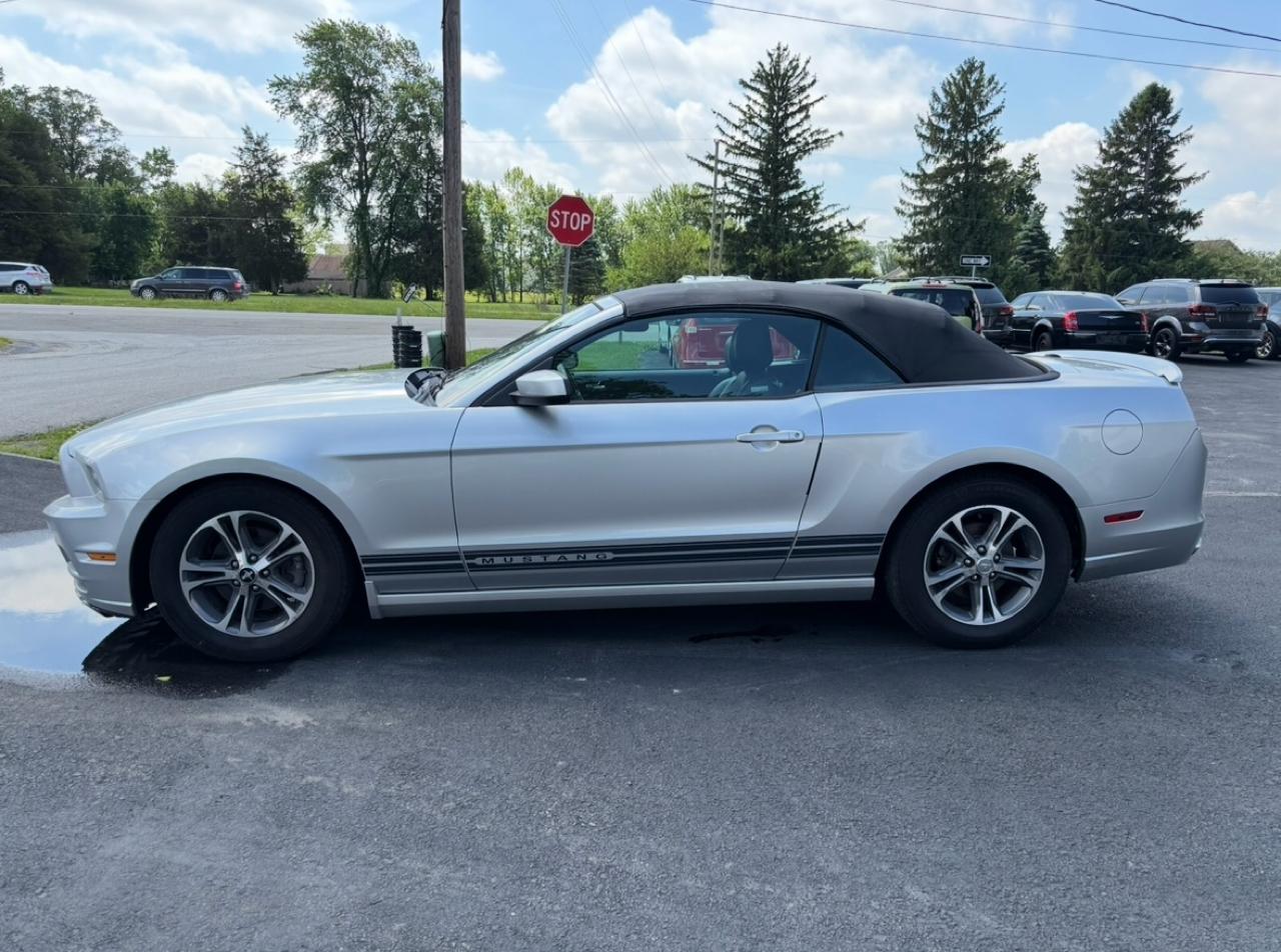 Ford Mustang V6 Convertible 2014