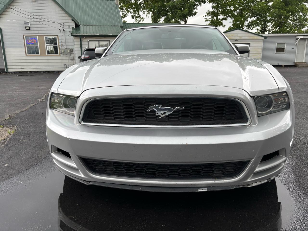 Ford Mustang V6 Convertible 2014