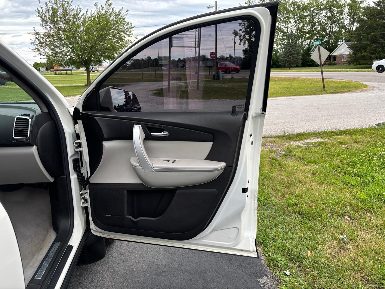 GMC Acadia SLT-1 FWD 2011