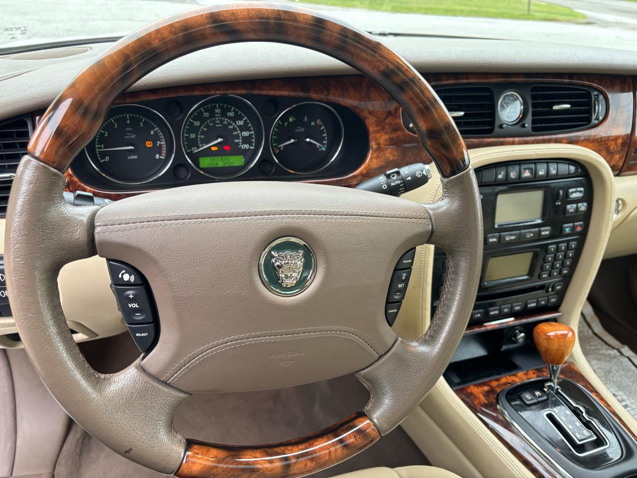 Jaguar XJ-Series XJ8 L 2006