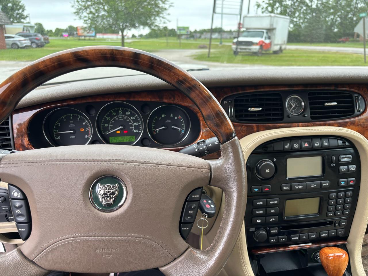 Jaguar XJ-Series XJ8 L 2006