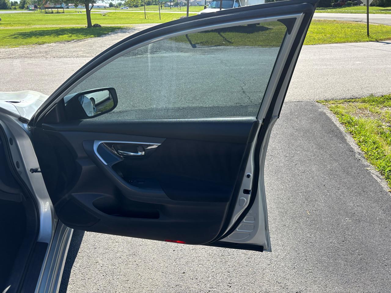 Nissan Altima  2014