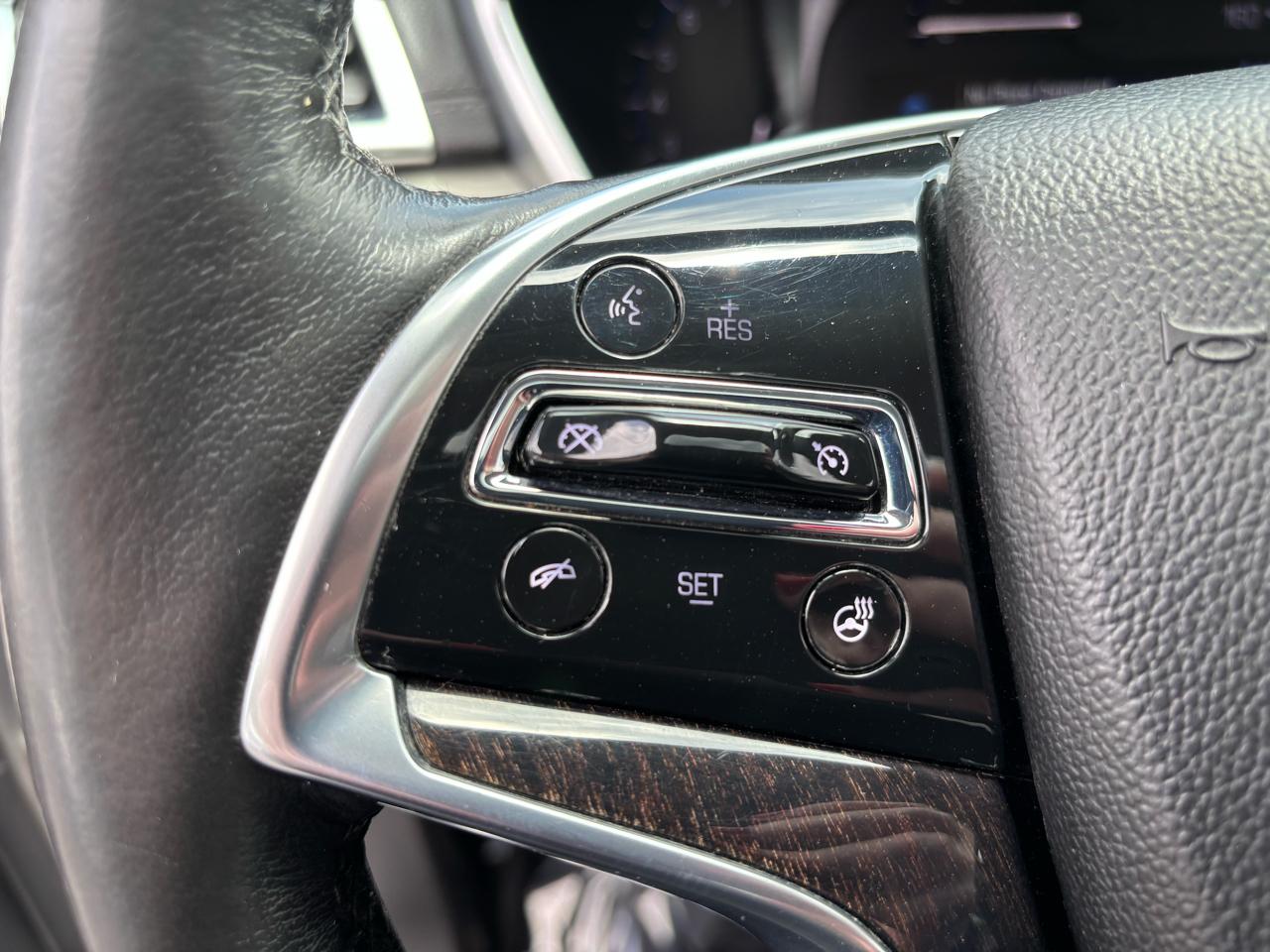 Cadillac SRX Luxury Collection FWD 2015