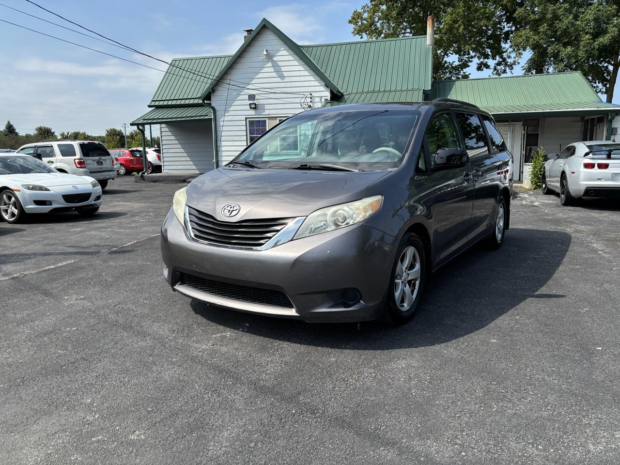 2013 Toyota Sienna LE FWD 8-Passenger V6