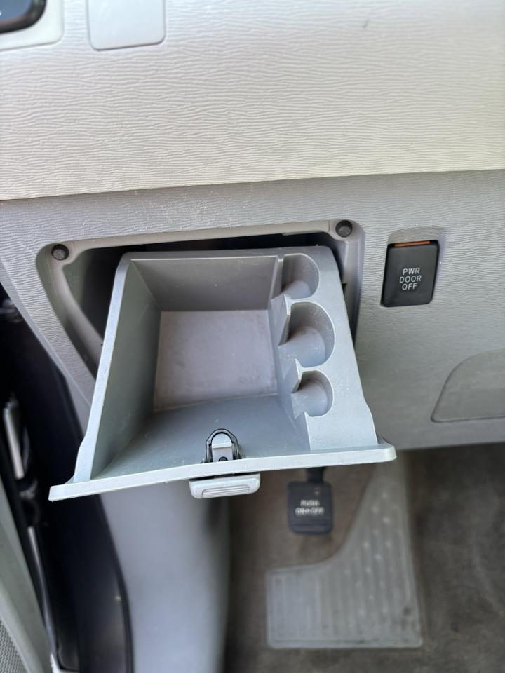 Toyota Sienna LE FWD 8-Passenger V6 2013