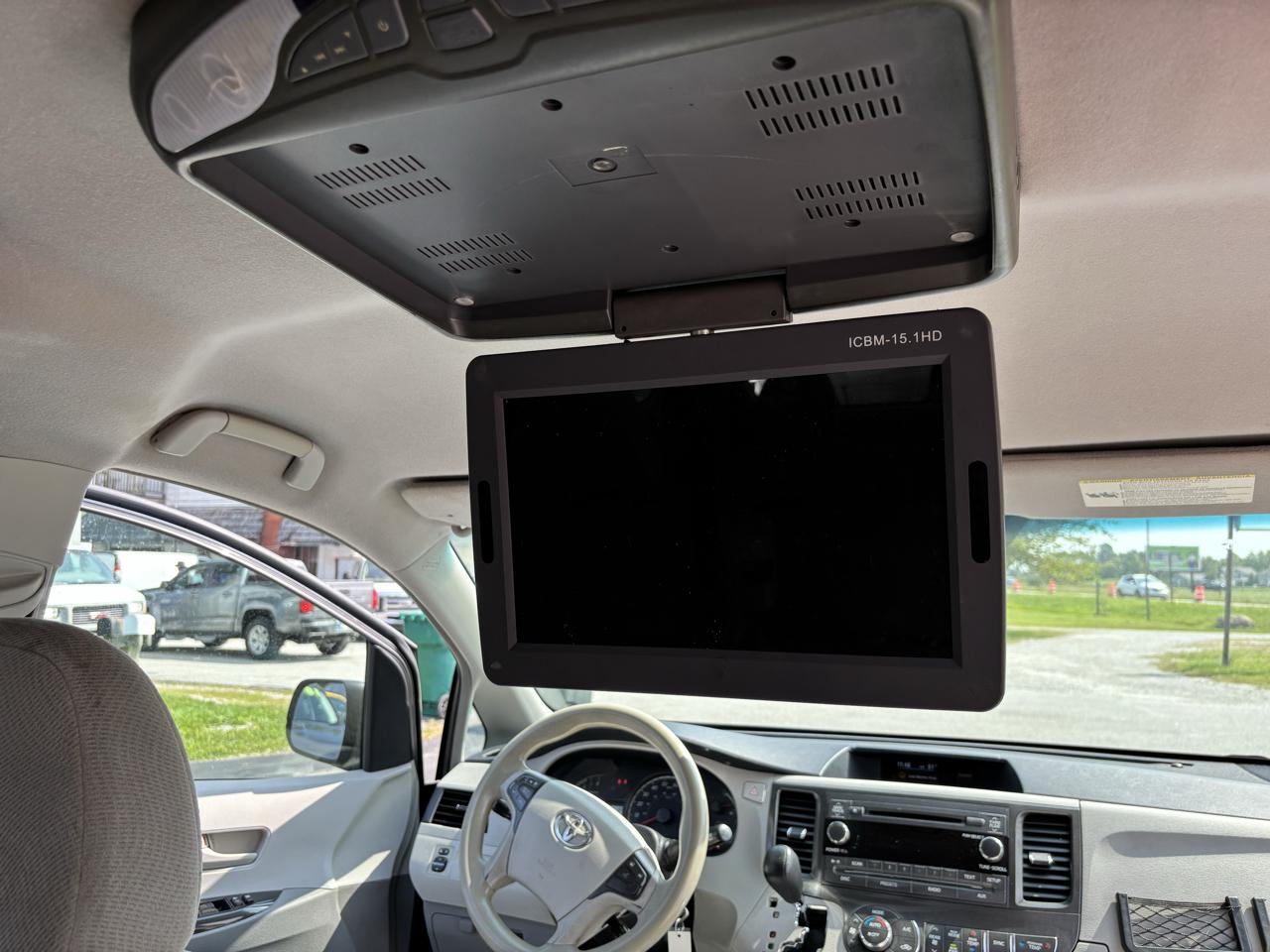 Toyota Sienna LE FWD 8-Passenger V6 2013