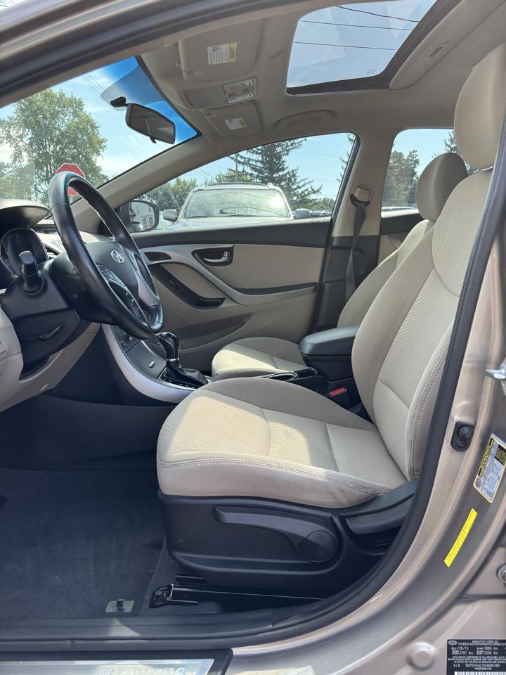 Hyundai Elantra SE 6AT 2016