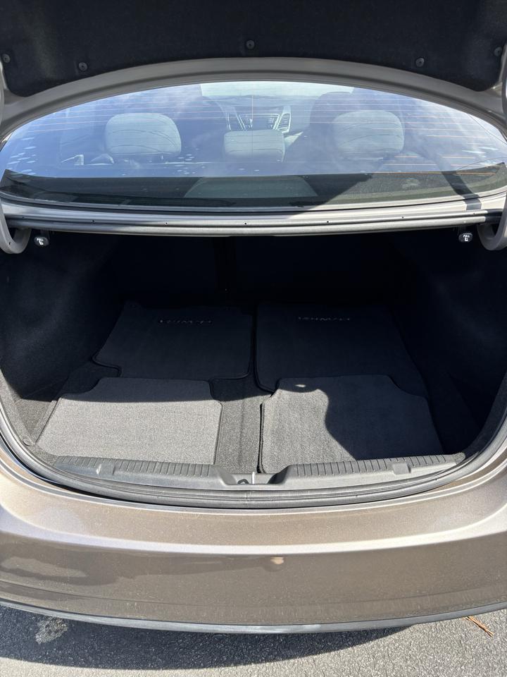 Hyundai Elantra SE 6AT 2016