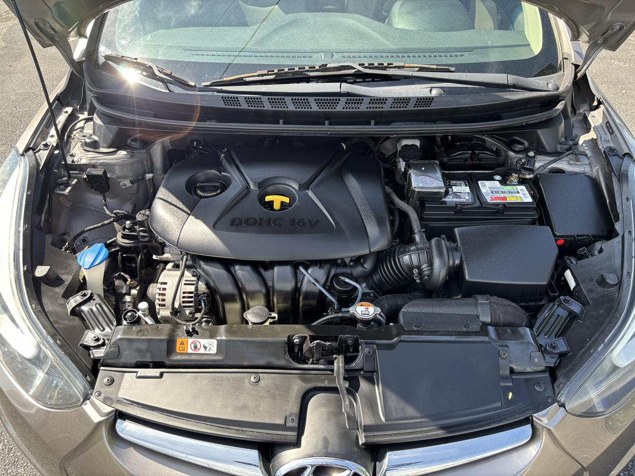Hyundai Elantra SE 6AT 2016