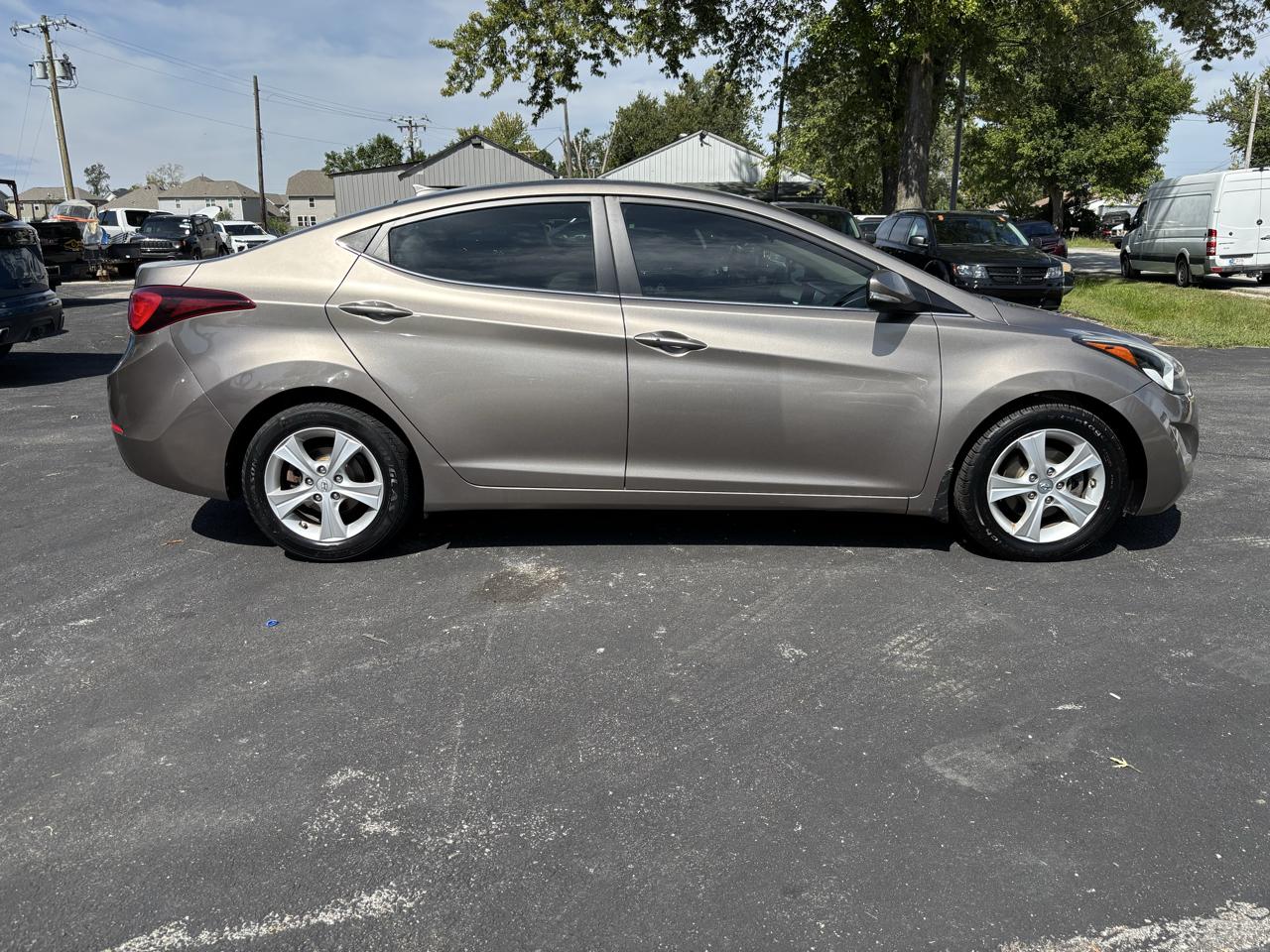 Hyundai Elantra SE 6AT 2016