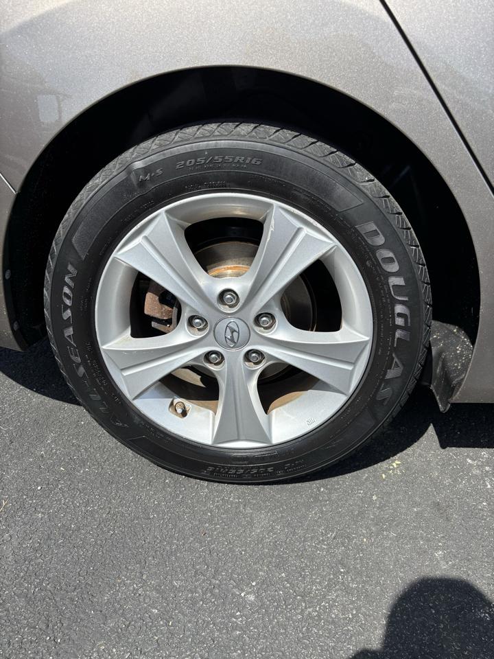 Hyundai Elantra SE 6AT 2016