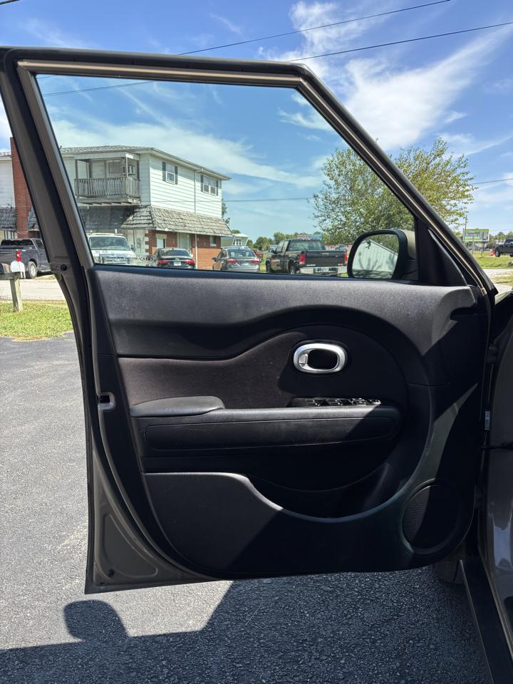 Kia Soul Base 6A 2016
