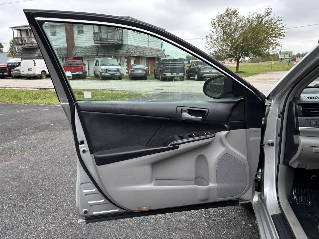 Toyota Camry SE 2012