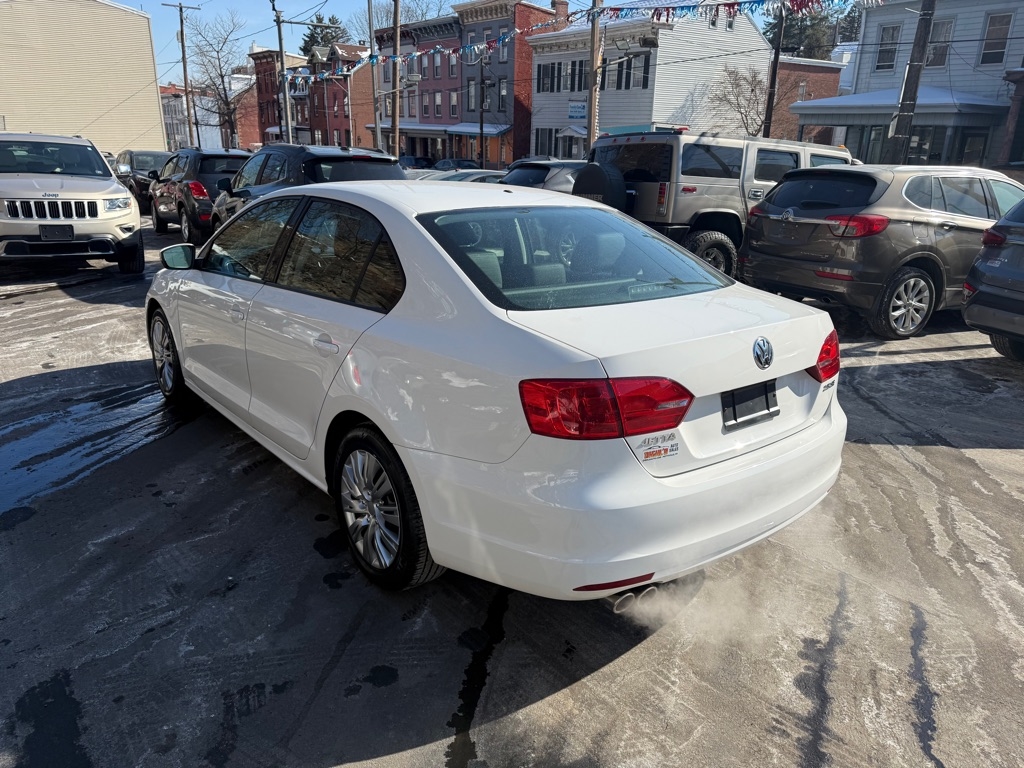 Volkswagen Jetta  2012