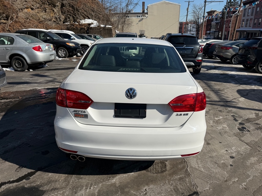 Volkswagen Jetta  2012