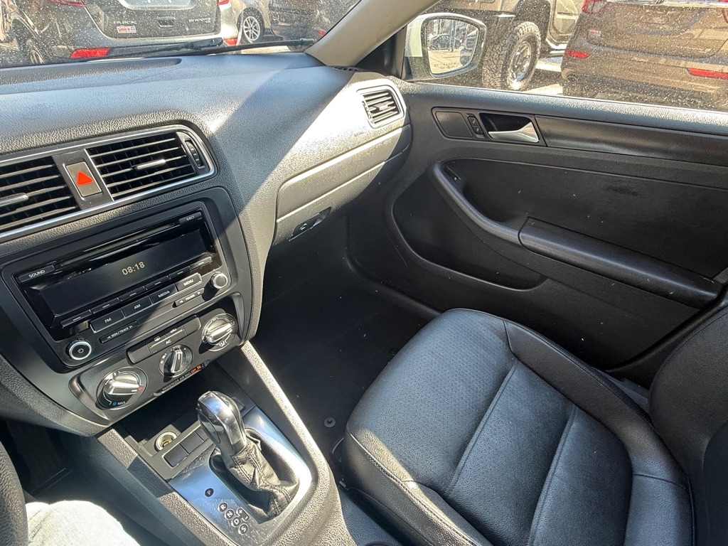 Volkswagen Jetta  2012