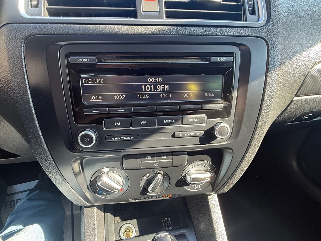 Volkswagen Jetta  2012