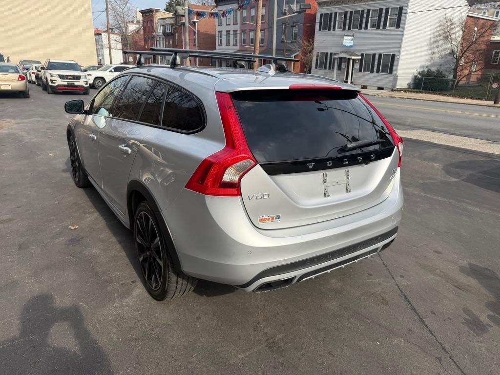 Volvo V60 Cross Country  2016