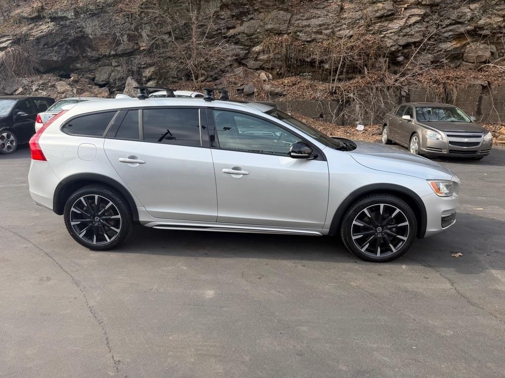 Volvo V60 Cross Country  2016
