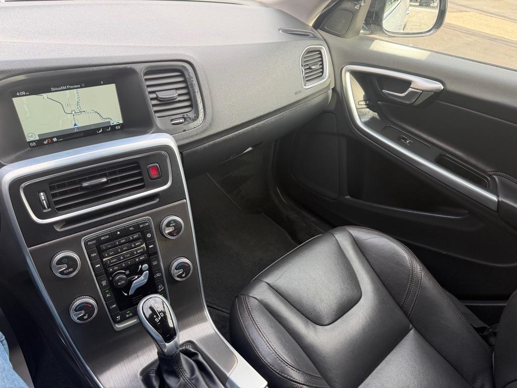 Volvo V60 Cross Country  2016