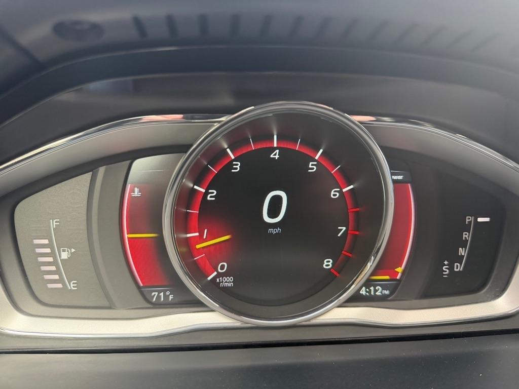 Volvo V60 Cross Country  2016