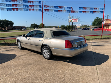 2005 Lincoln Town Car Signature