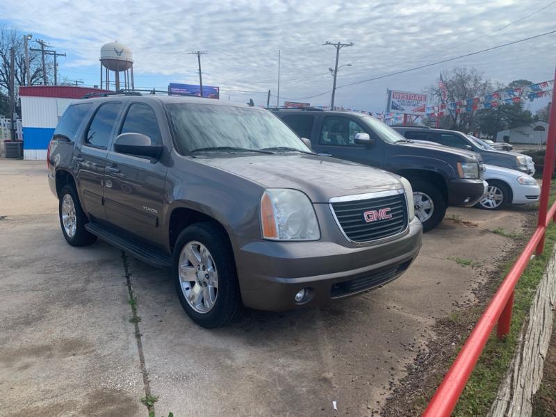 GMC Yukon SLT1 2WD 2011