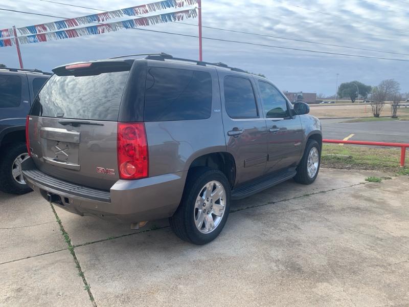 GMC Yukon SLT1 2WD 2011