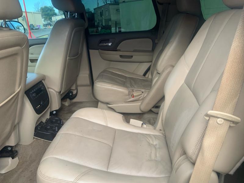 GMC Yukon SLT1 2WD 2011