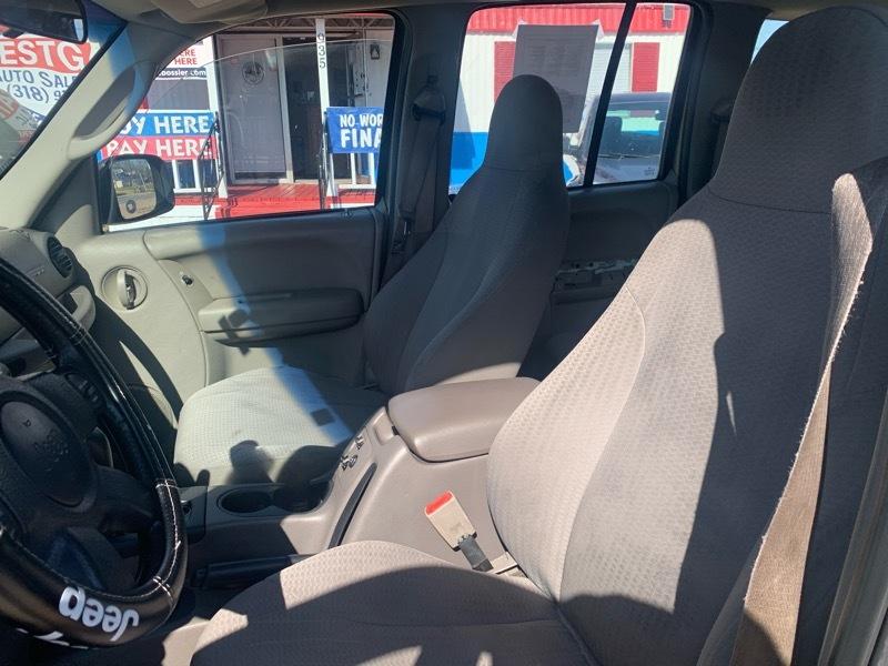 Jeep Liberty Sport 2WD 2004