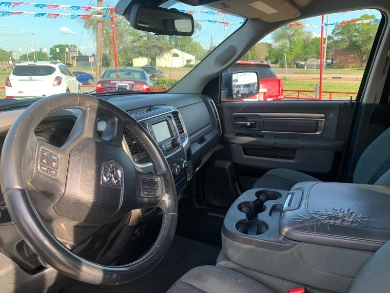 RAM 1500 SLT Quad Cab 2WD 2014