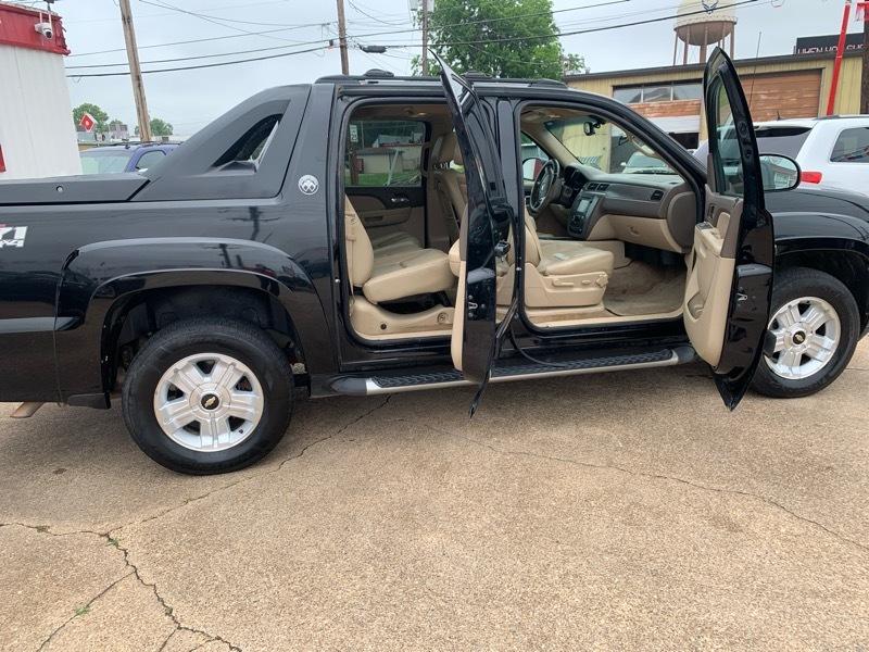 Chevrolet Avalanche LT 4WD 2013