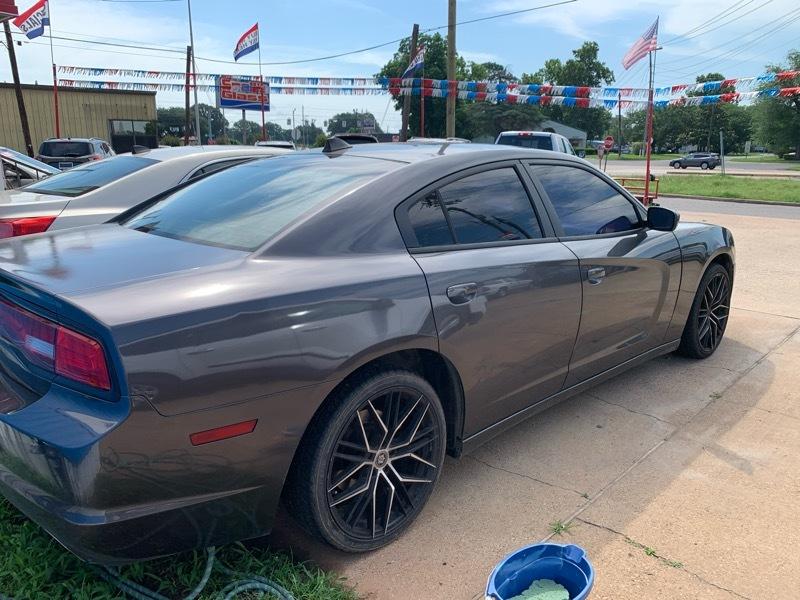 Dodge Charger SE 2013