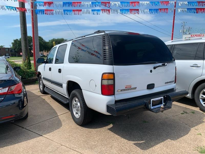 2004 Chevrolet Suburban 1500 2WD