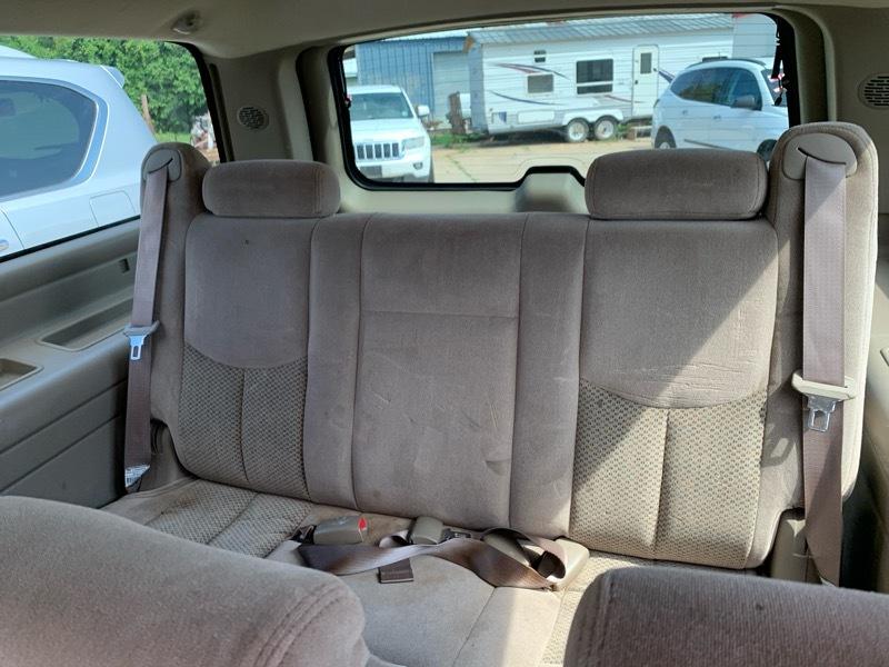 Chevrolet Suburban 1500 2WD 2004