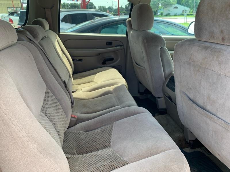 Chevrolet Suburban 1500 2WD 2004