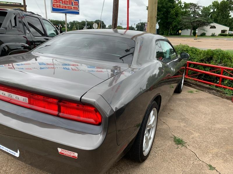 Dodge Challenger SE 2010