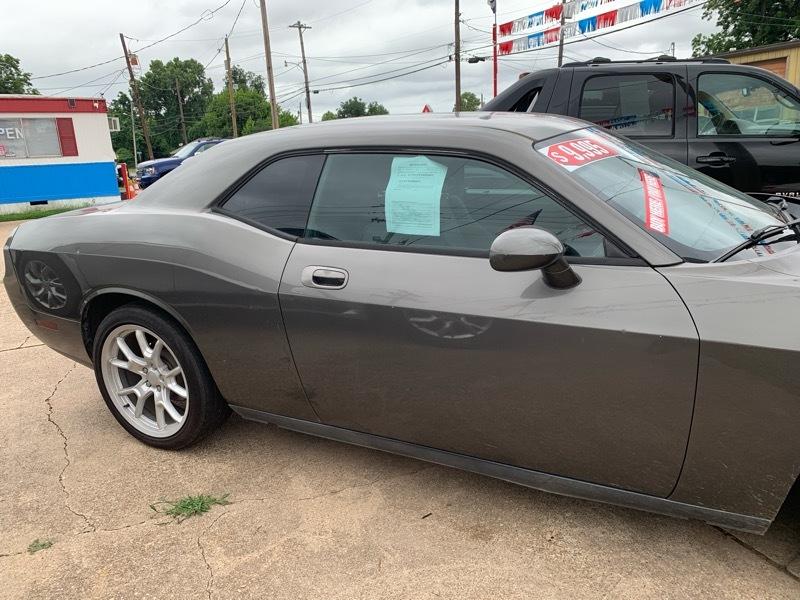 Dodge Challenger SE 2010