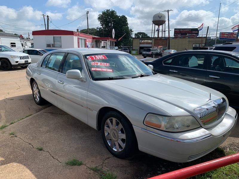 Lincoln Town Car Ultimate L 2004