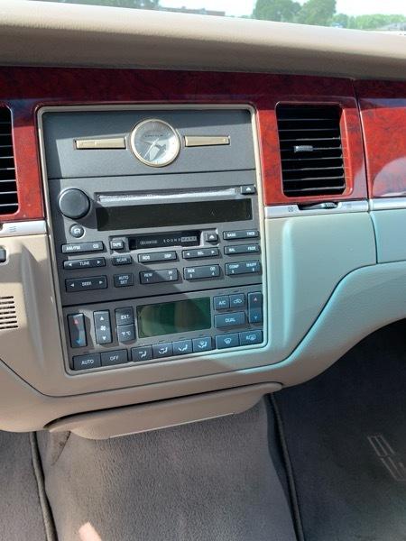 Lincoln Town Car Ultimate L 2004