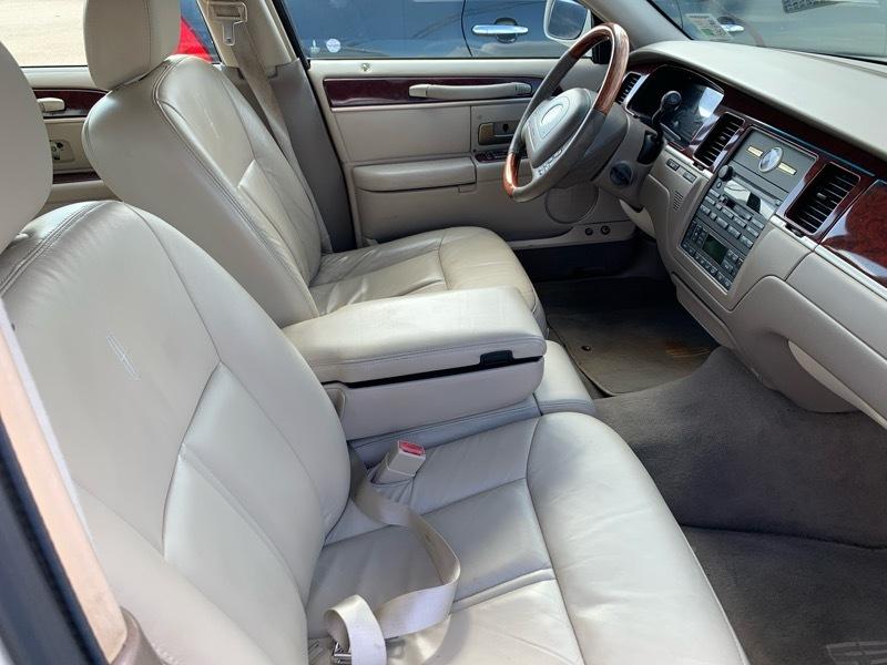 Lincoln Town Car Ultimate L 2004