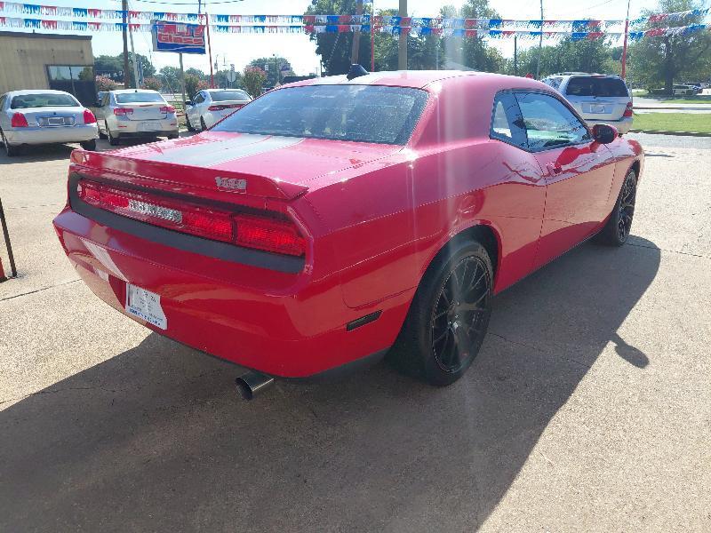 Dodge Challenger SE 2010
