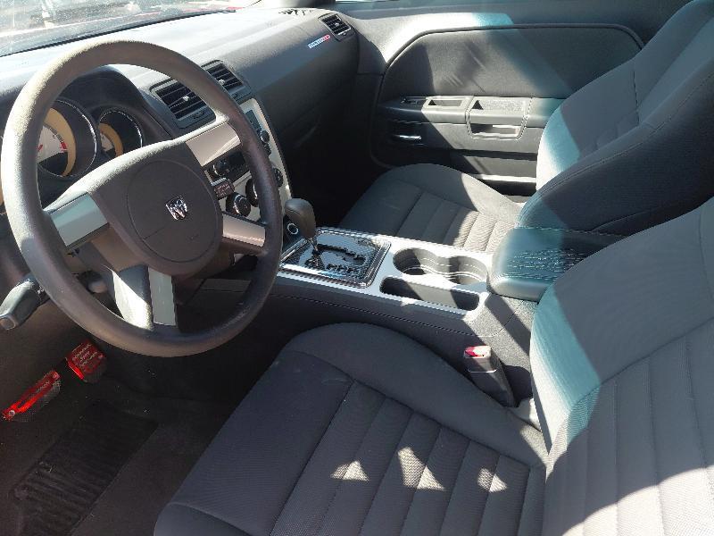 Dodge Challenger SE 2010