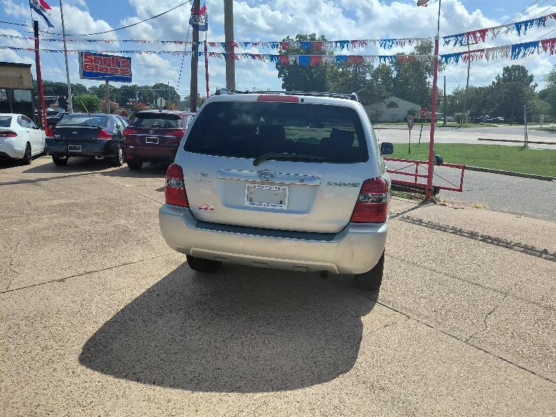 Toyota Highlander 2WD 2004